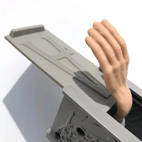 The Addams Family THING Burger King toy 2019 hand coffin Thing T. Thing Adams - Picture 7 of 16